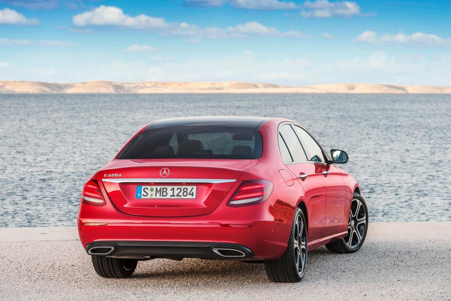  Mercedes-Benz E220d Avantgarde Line 2016 года  (фото 9 из 18)